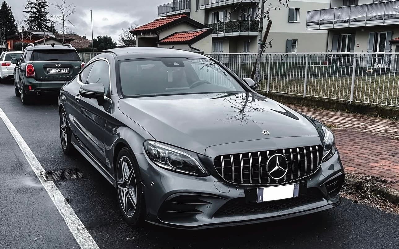 Mercedes-Benz Classe C Coupé C205 grise sélectionnée pour un projet client